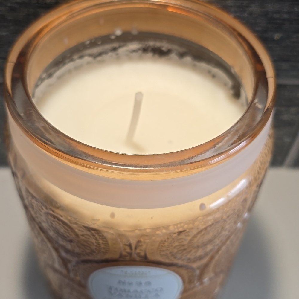 NEW VIRAL SUMMER Leoben Co "TOBACCO Vanilla" Candle - 18oz - Never Used - Picture 4 of 4
